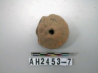 藏品(紅色刺點陶紡輪)的圖片